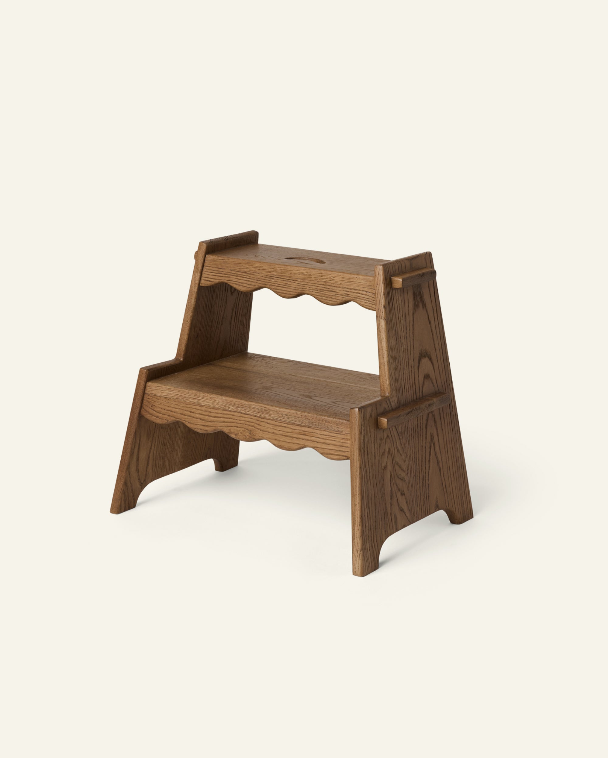 Margot Step Stool in Honey Oak – Hati Home