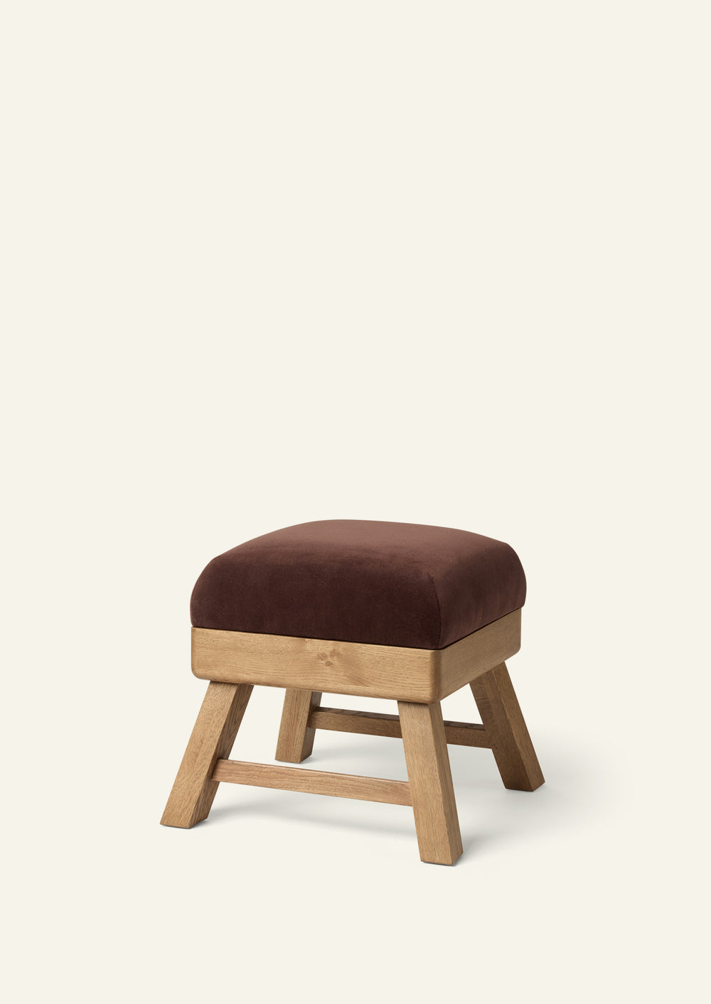 Romy Pouf in White Oak