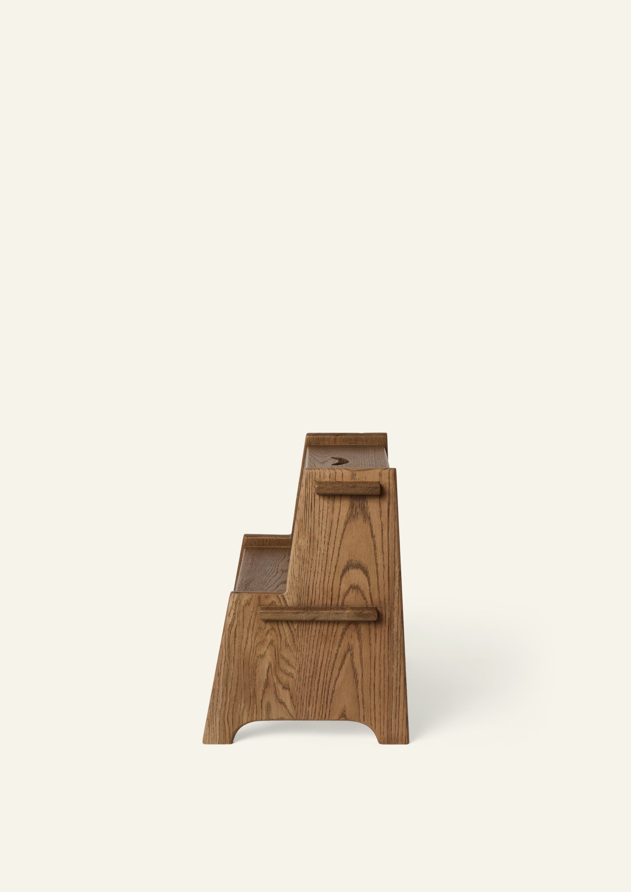 Margot Step Stool in Honey Oak – Hati Home