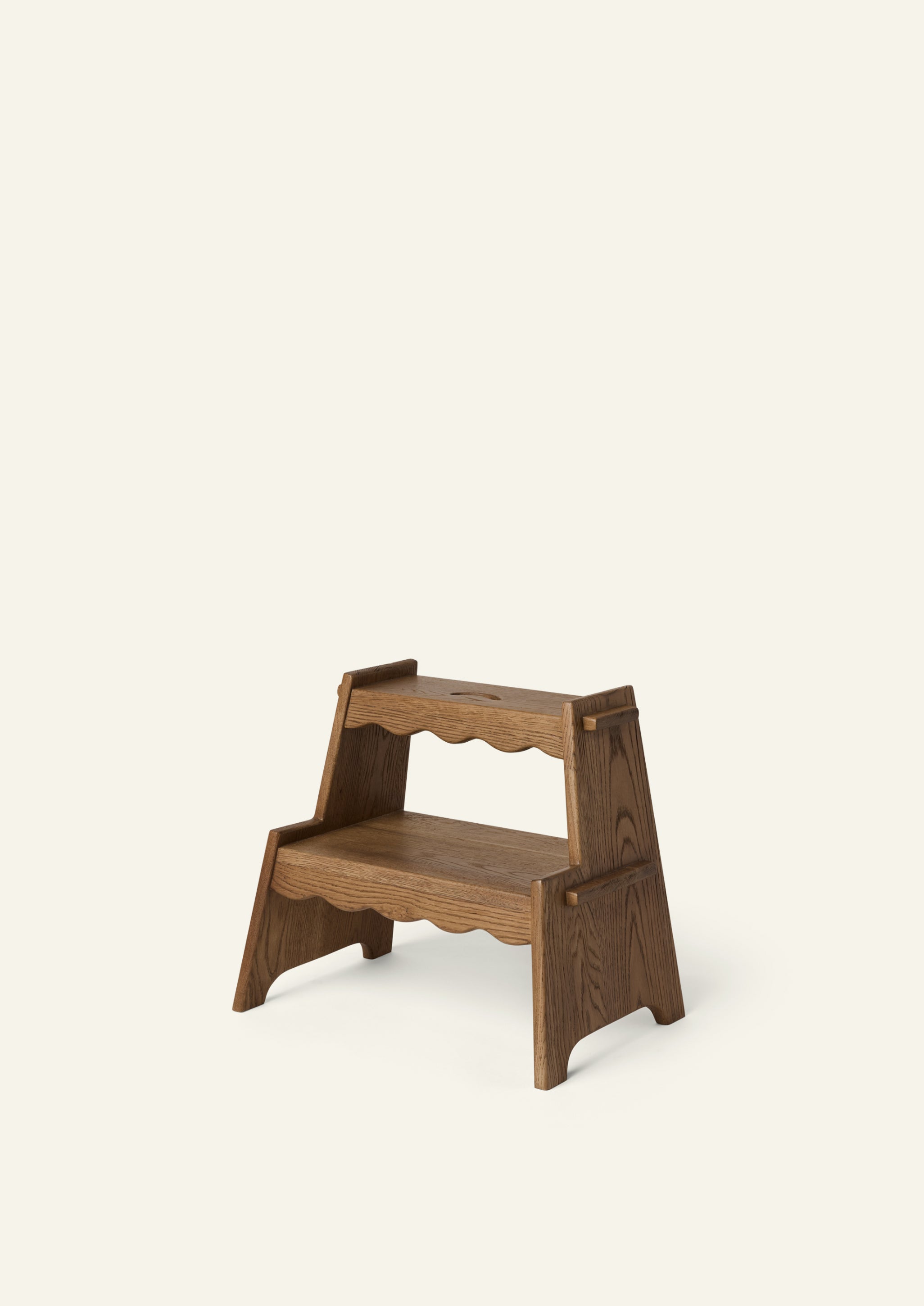 Margot Step Stool in Honey Oak – Hati Home