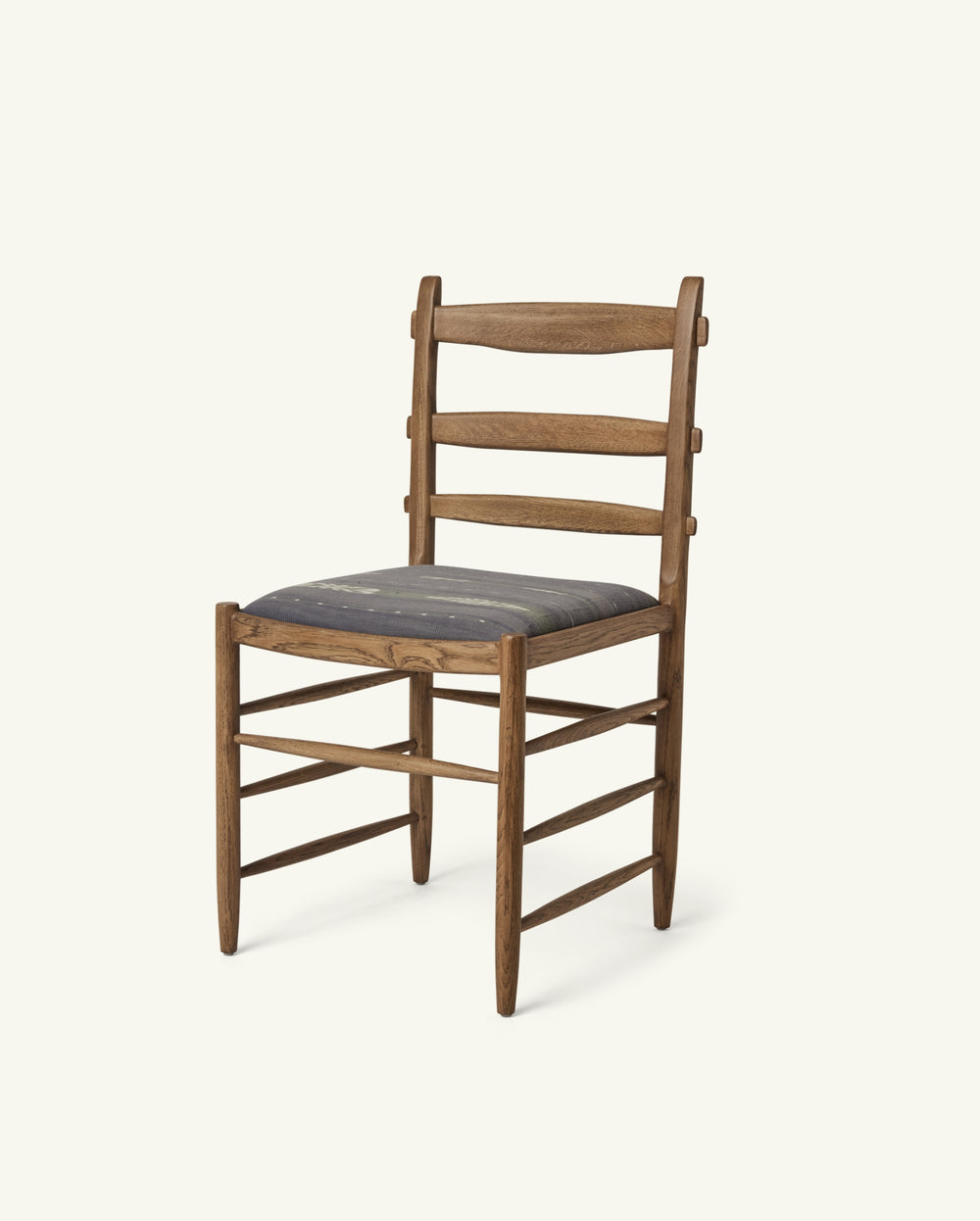 Tiga Dining Chair