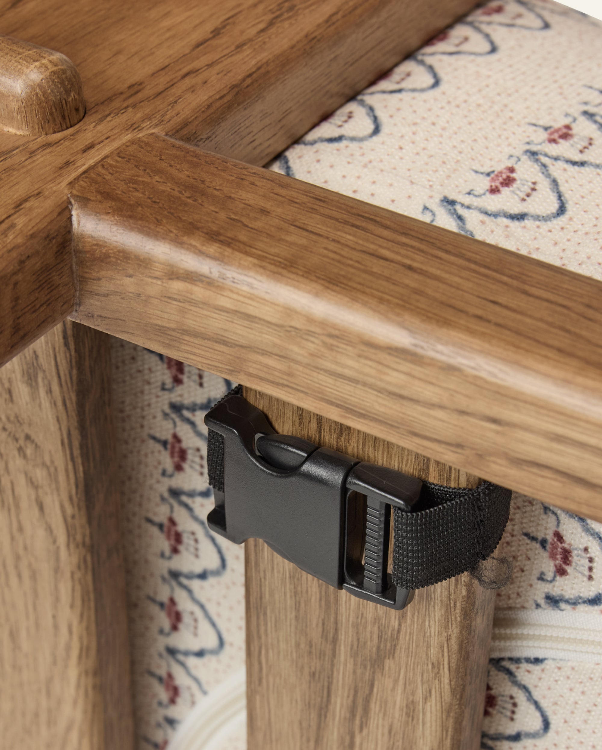 Leela Lounge Chair in Neutral Arches