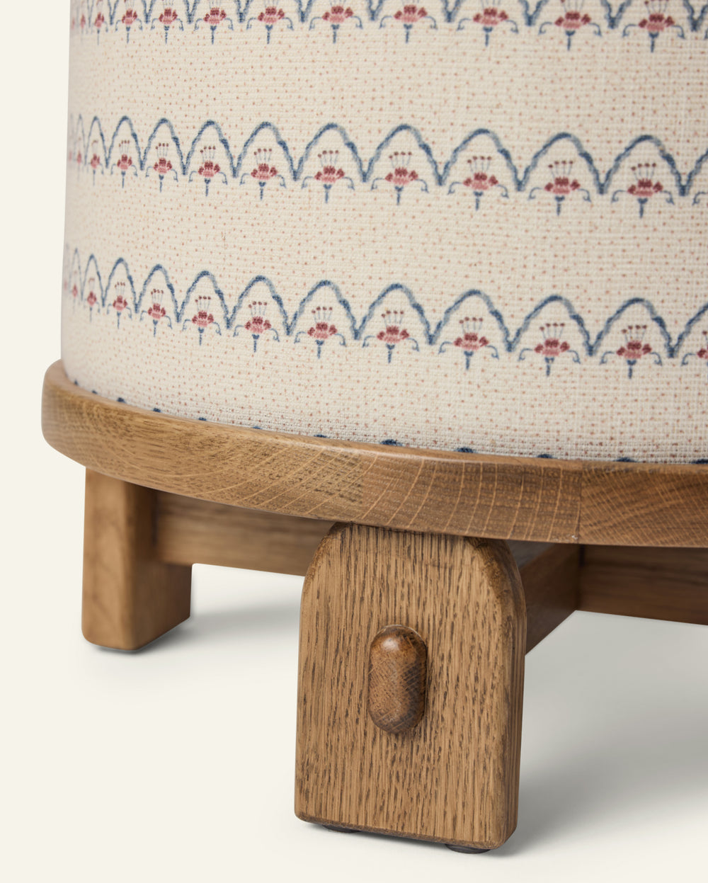 Yara Pouf in Neutral Arches