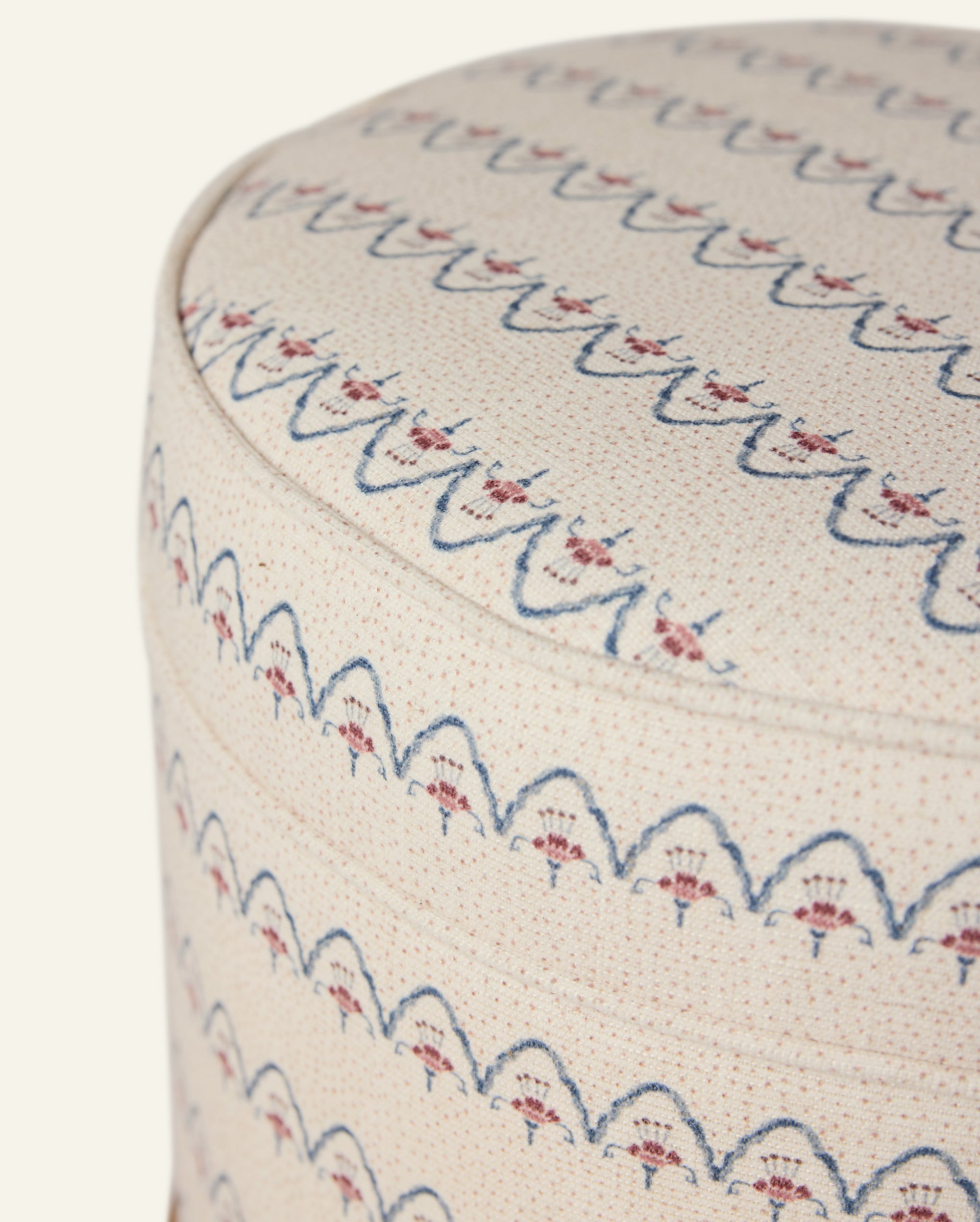 Yara Pouf in Neutral Arches