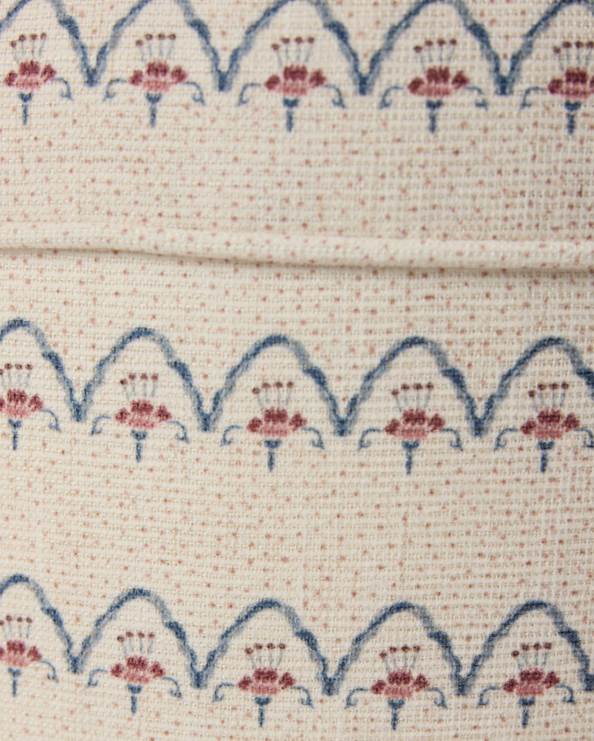 Yara Pouf in Neutral Arches